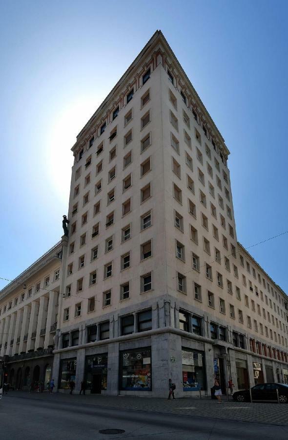 Lawyers Loft In Heritage Skyscraper Ljubljana Exterior foto
